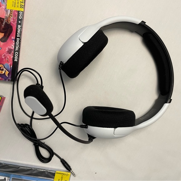 New White PDP Lvl 40 Gaming Headset & 4 PC Games - Picture 2 of 9